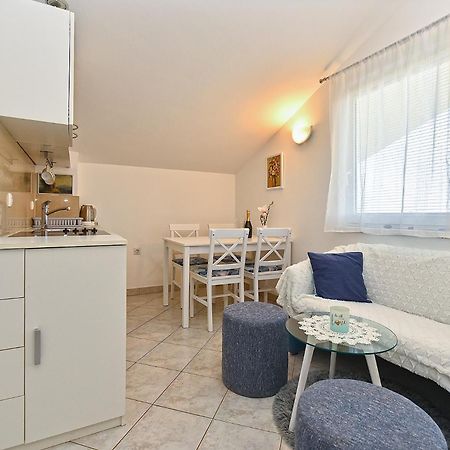 Apartment Mladen 1860 Medolino Esterno foto