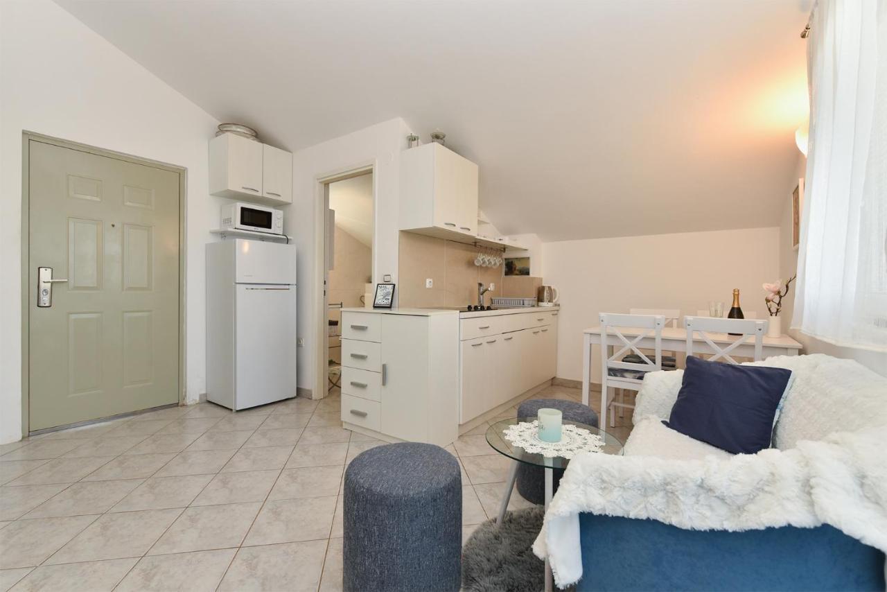 Apartment Mladen 1860 Medolino Esterno foto
